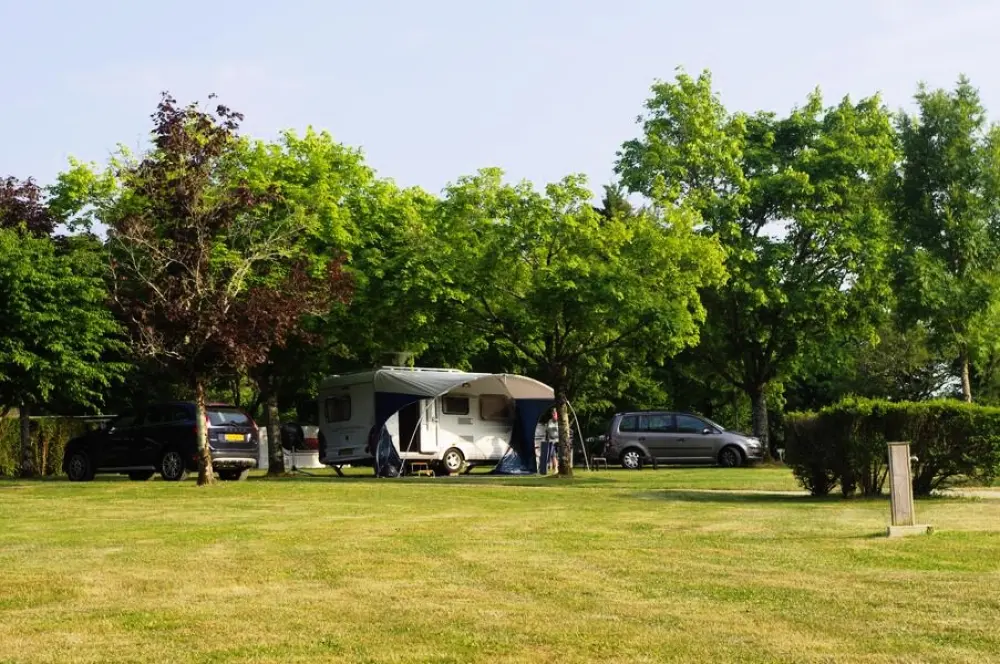 Camping Les Gorges du Chambon 4 étoiles★★★★