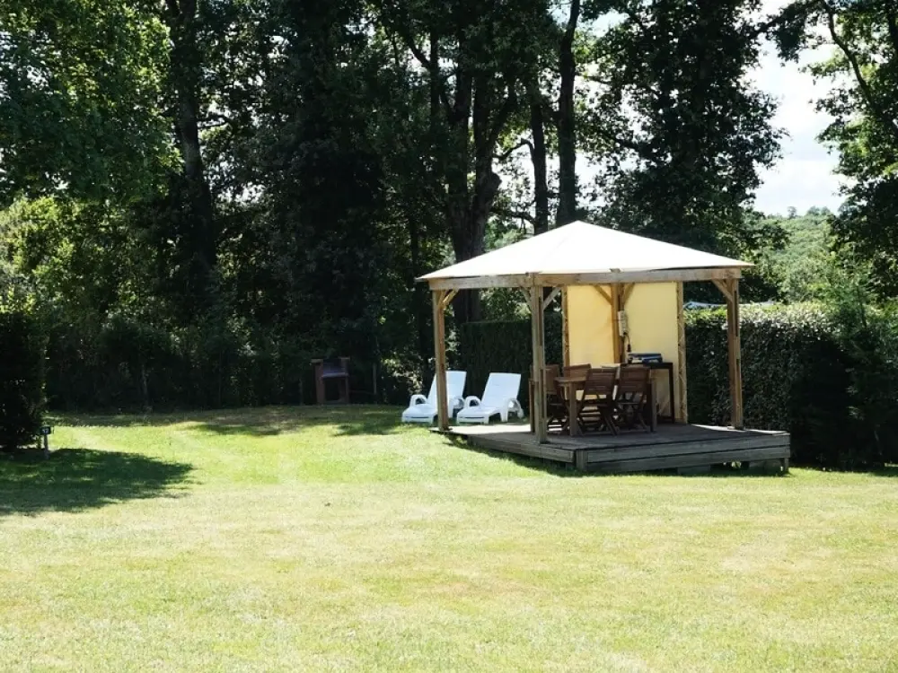 Camping Les Gorges du Chambon 4 étoiles★★★★