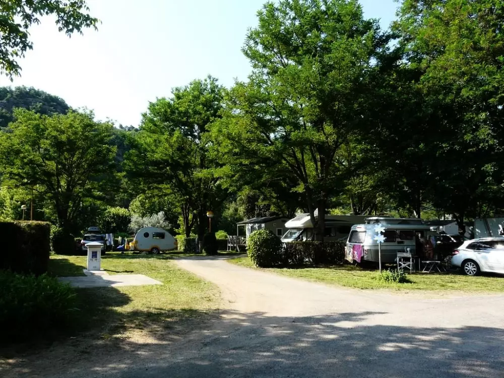 Ushuaïa Villages - Camping Le Port de Lacombe 3 étoiles★★★