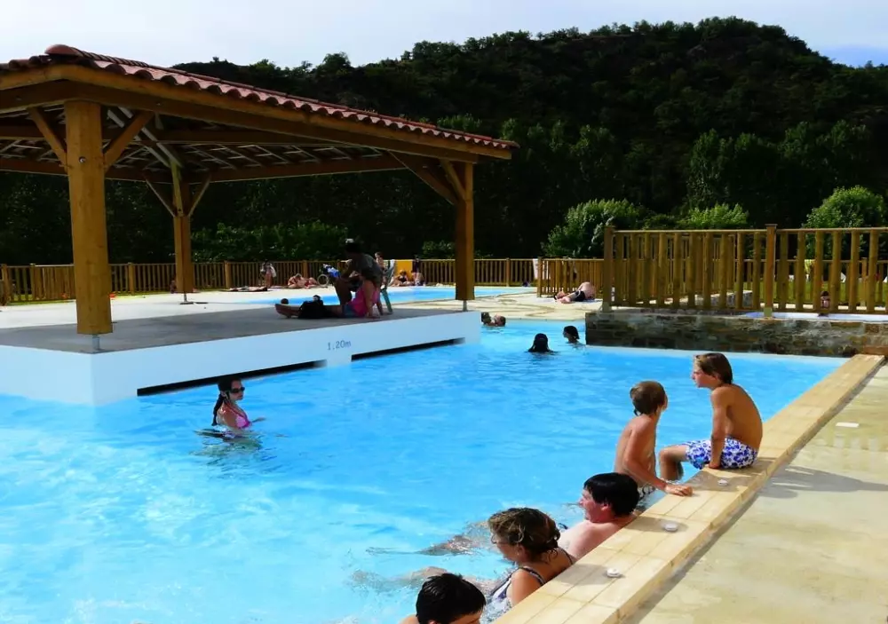 Ushuaïa Villages - Camping Le Port de Lacombe 3 étoiles★★★