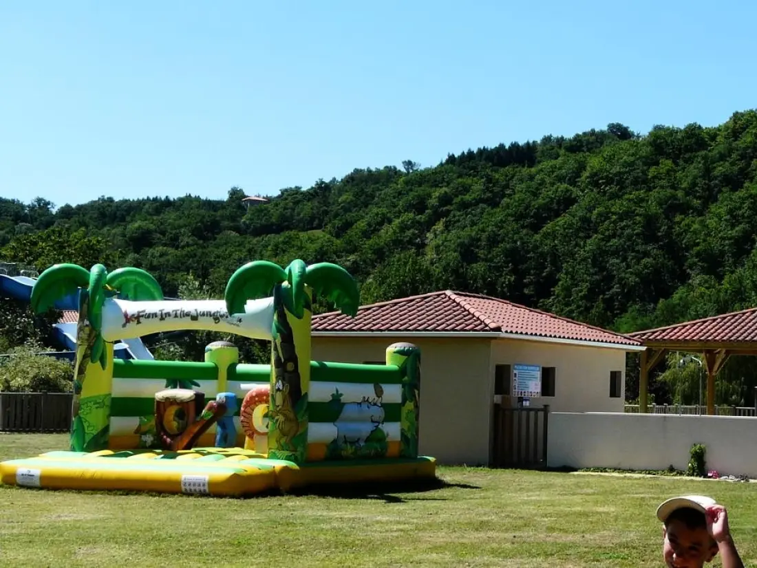 Ushuaïa Villages - Camping Le Port de Lacombe 3 étoiles★★★