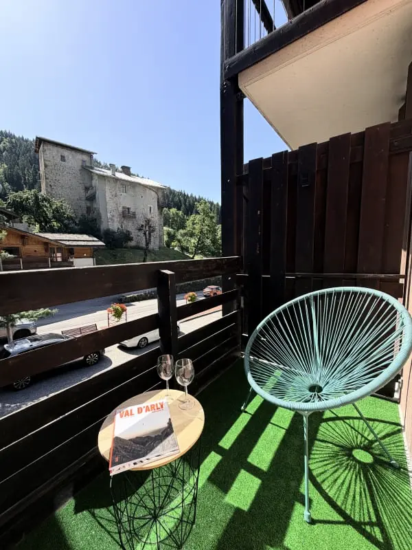 Appartement Rénové Avec Balcon à Flumet