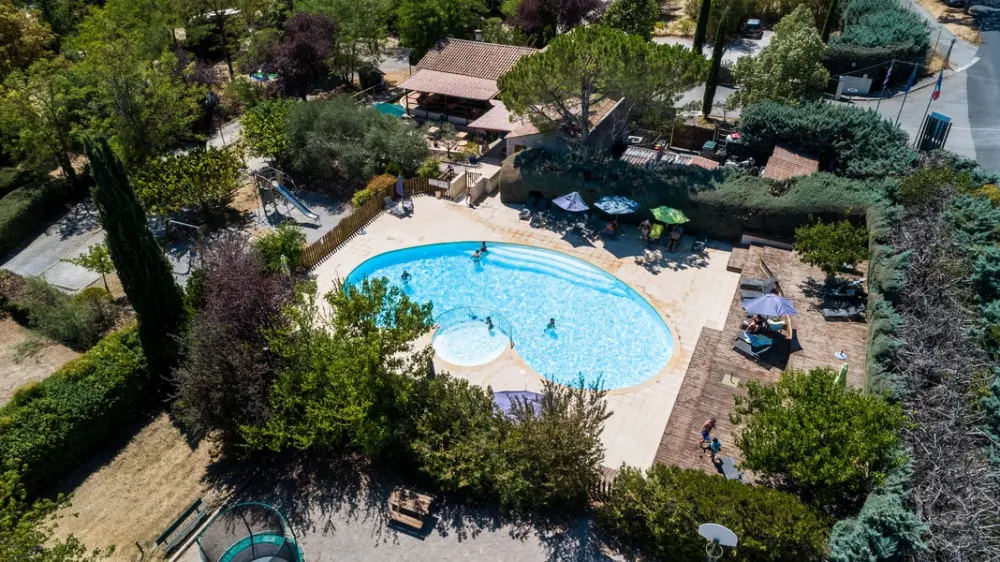 Camping Les Routes de Provence 3 étoiles★★★