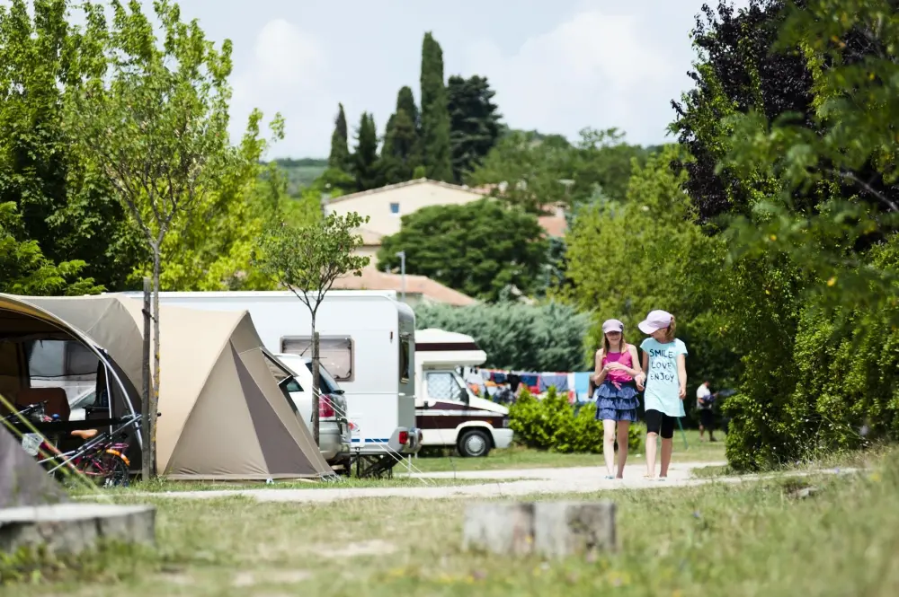 Camping Les Routes de Provence 3 étoiles★★★