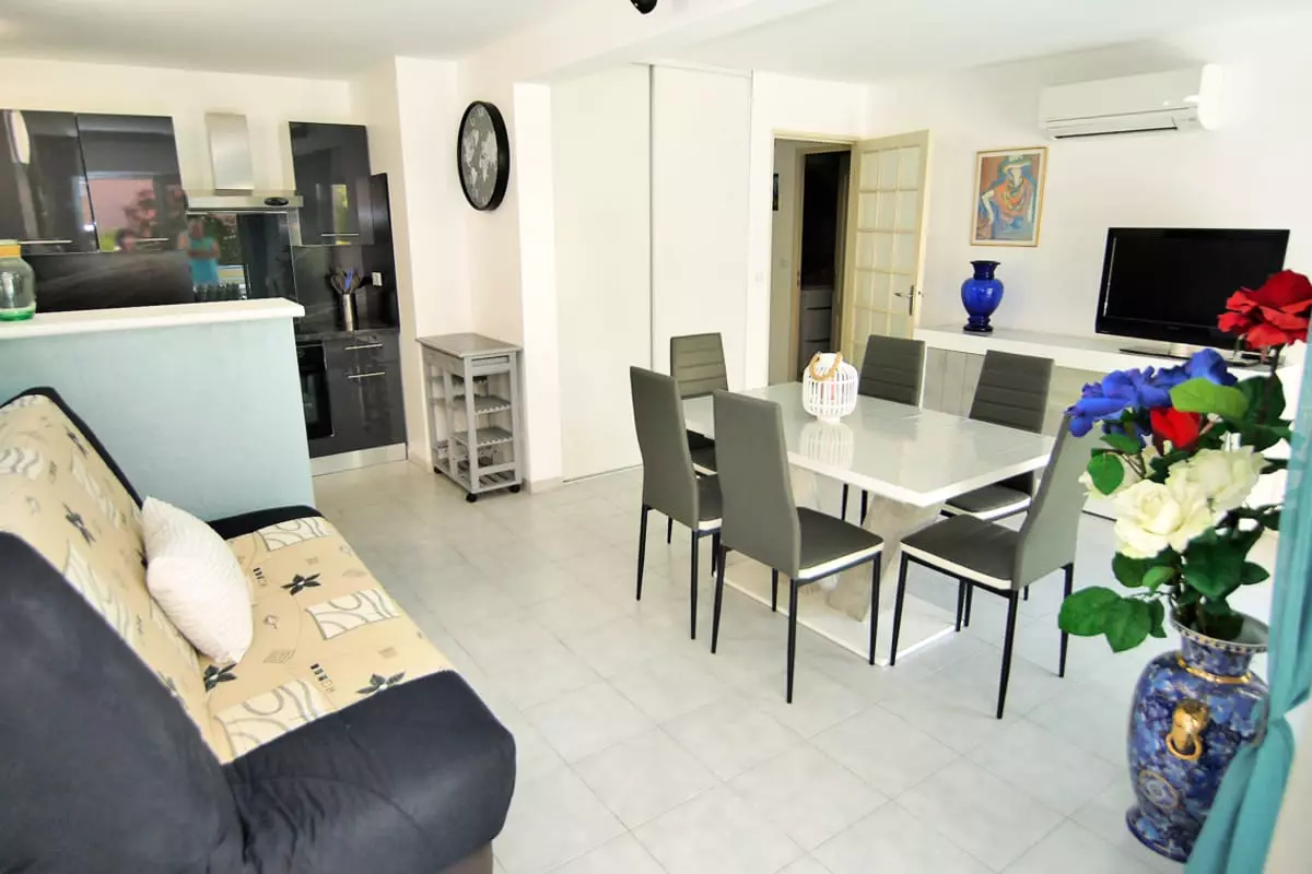 Appartement Moderne Avec Terrasse Et Plage À 5 Min - - Fréjus - Port Fréjus - 1