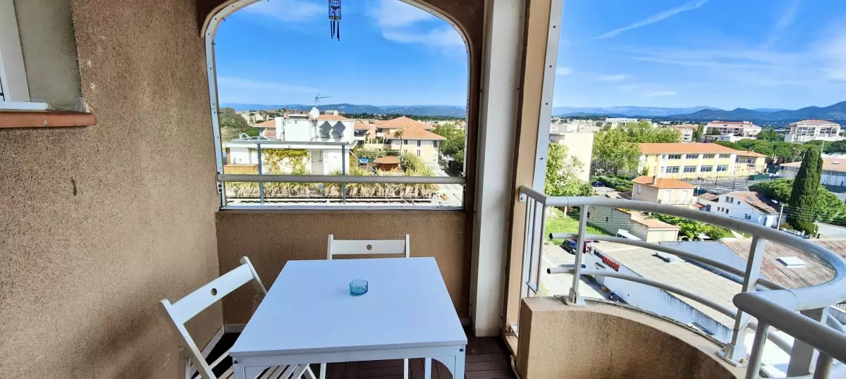 Beau Studio Avec Balcon - Proche Plage - - Fréjus - Port Fréjus - 1