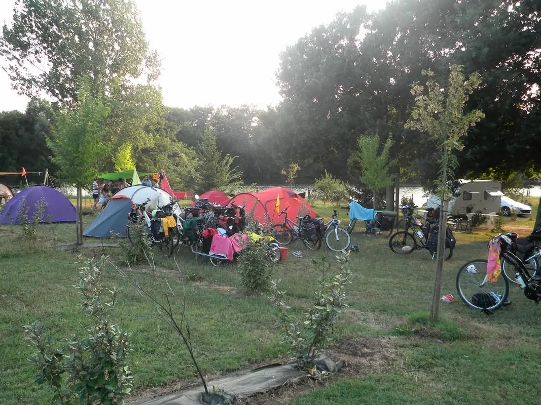 Camping Les Catalpas 3 étoiles★★★