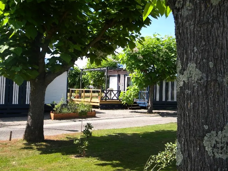 Camping Les Catalpas 3 étoiles★★★