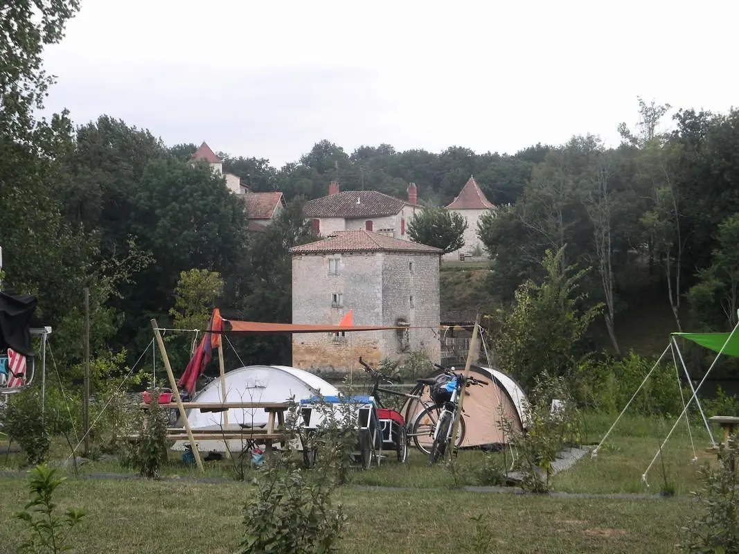 Camping Les Catalpas 3 étoiles★★★