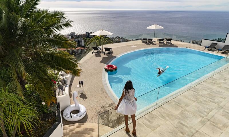 Sky Villa, Piscine Et Vue Dans Une Urbanisation De Luxe. - - Funchal (Madère)