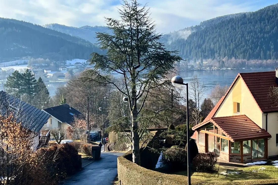 Appartement Douillet Avec Vue Sur Le Lac