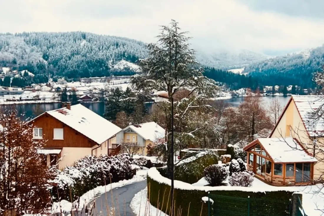 Appartement Douillet Avec Vue Sur Le Lac