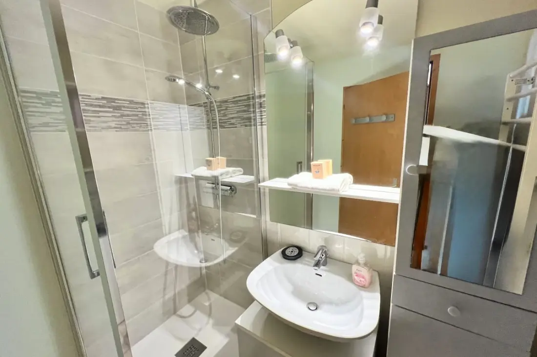 Appartement Douillet Avec Vue Sur Le Lac