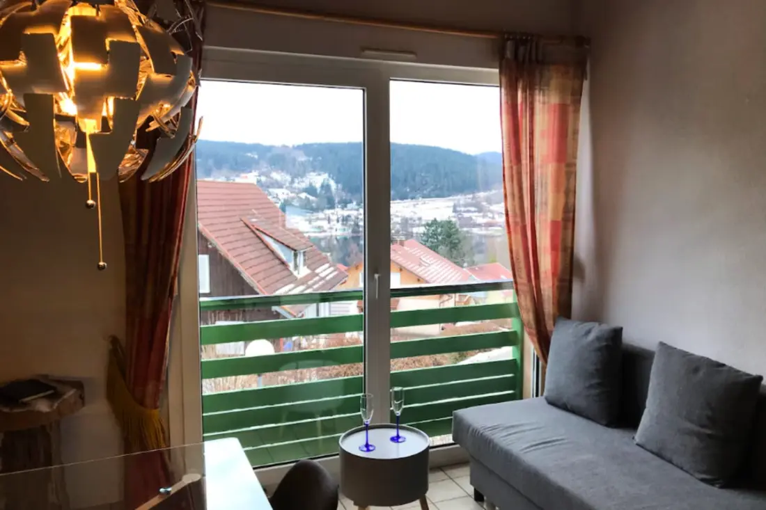 Appartement Douillet Avec Vue Sur Le Lac