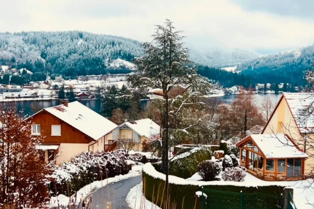 Appartement Douillet Avec Vue Sur Le Lac