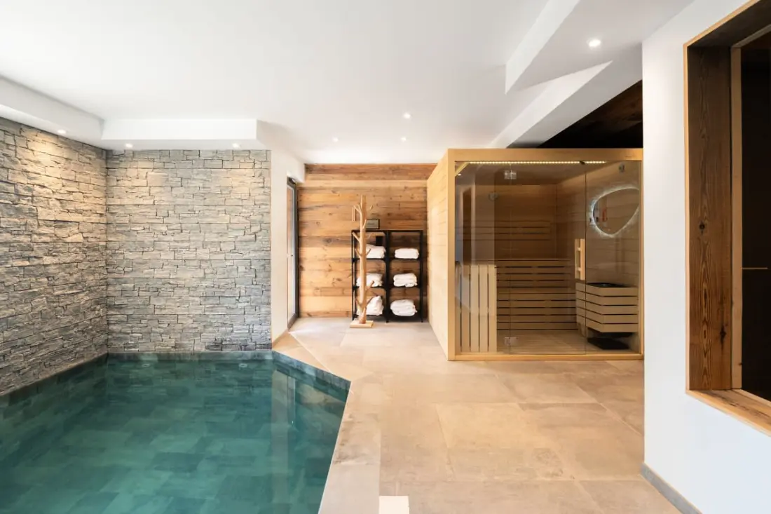 ✨ Chalet Les Écureuils – Piscine Intérieure, Spa, Sauna &amp; Hammam – 12 Pers.