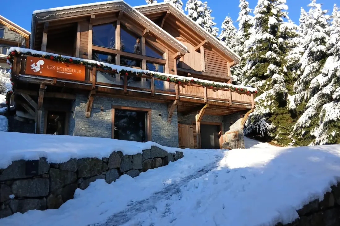 ✨ Chalet Les Écureuils – Piscine Intérieure, Spa, Sauna &amp; Hammam – 12 Pers.