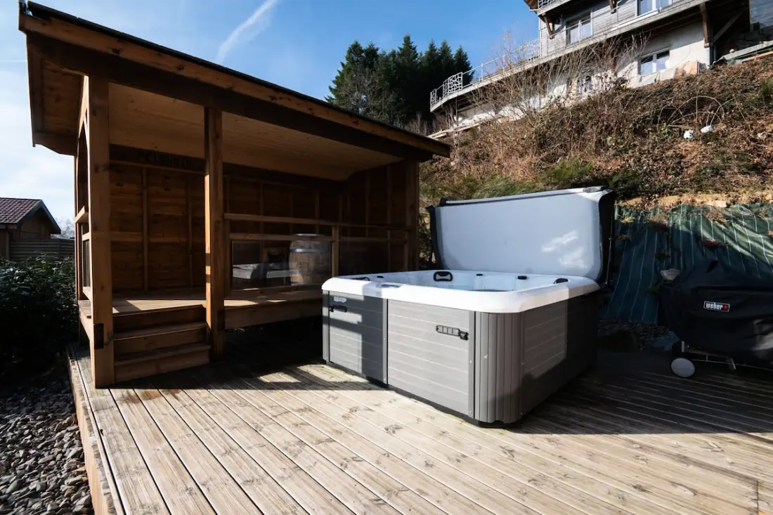 ✨ Chalet Les Écureuils – Piscine Intérieure, Spa, Sauna &amp; Hammam – 12 Pers.