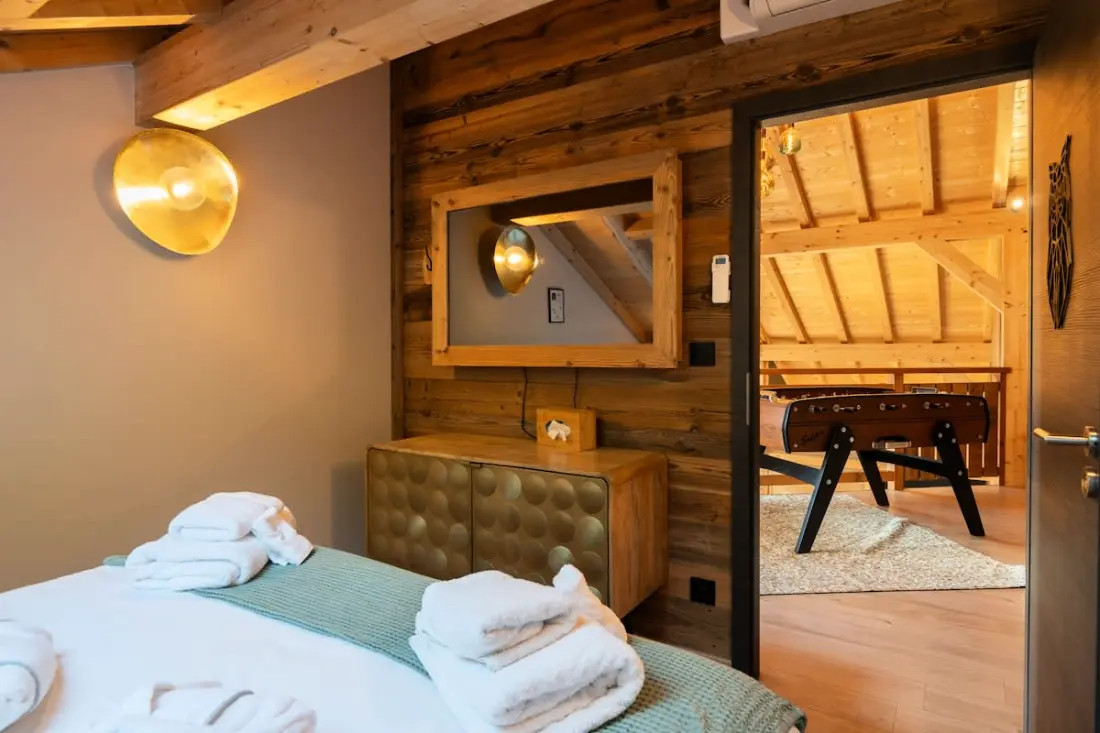 ✨ Chalet Les Écureuils – Piscine Intérieure, Spa, Sauna &amp; Hammam – 12 Pers.