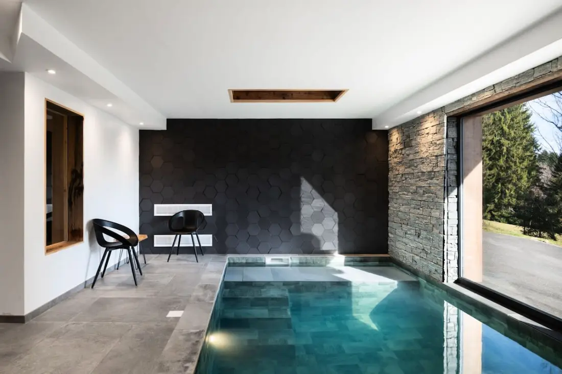 ✨ Chalet Les Écureuils – Piscine Intérieure, Spa, Sauna &amp; Hammam – 12 Pers.