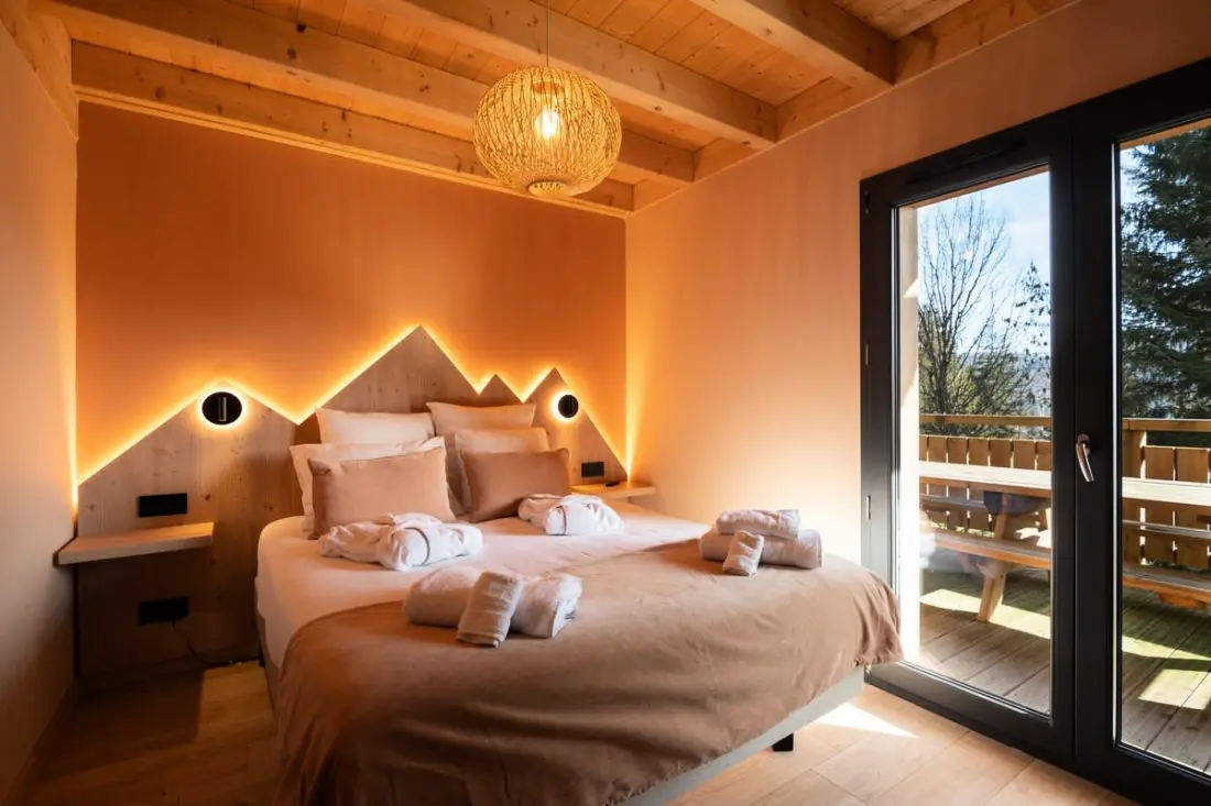 ✨ Chalet Les Écureuils – Piscine Intérieure, Spa, Sauna &amp; Hammam – 12 Pers.