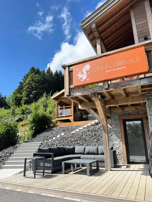 ✨ Chalet Les Écureuils – Piscine Intérieure, Spa, Sauna &amp; Hammam – 12 Pers.