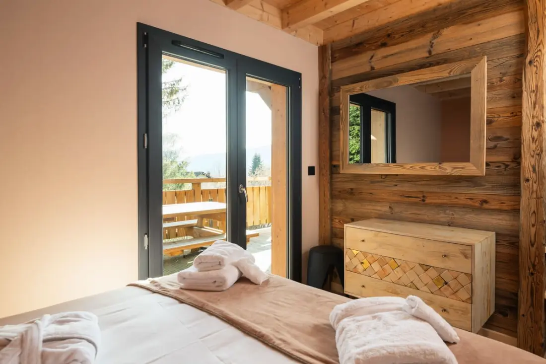 ✨ Chalet Les Écureuils – Piscine Intérieure, Spa, Sauna &amp; Hammam – 12 Pers.