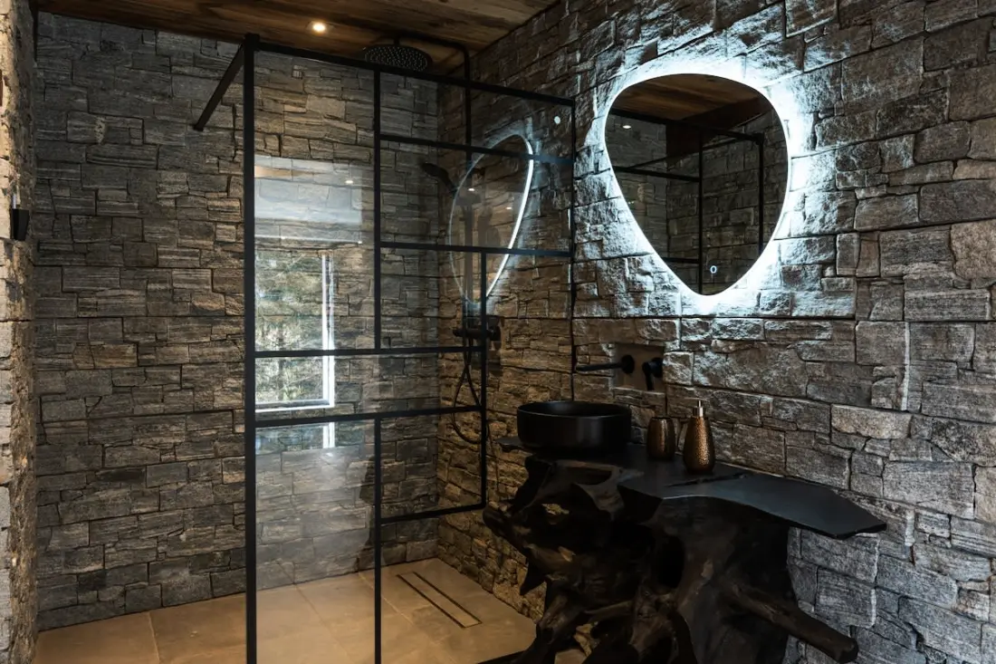 ✨ Chalet Les Écureuils – Piscine Intérieure, Spa, Sauna &amp; Hammam – 12 Pers.