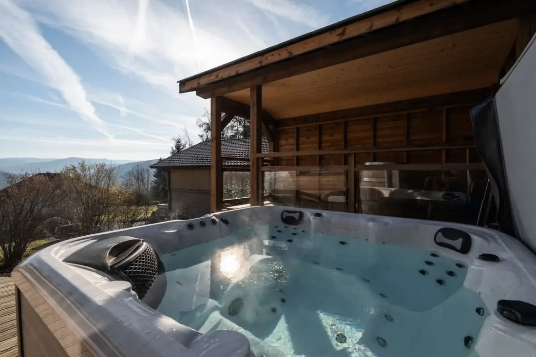 ✨ Chalet Les Écureuils – Piscine Intérieure, Spa, Sauna &amp; Hammam – 12 Pers.