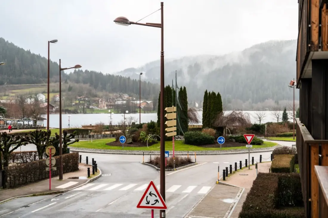 Chaleureux 29m² Avec Balcon Et Vue Sur Le Lac