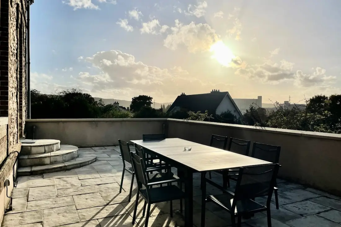 Julie : Beau F6 4 étoiles★★★★rénové 4 étoiles★★★★terrasse 4 étoiles★★★★parking 4 étoiles★★★★rouen