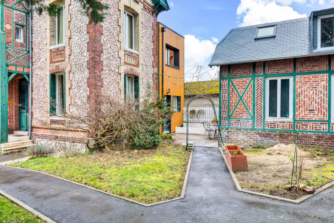 Rose écrin De Charme Avec Parking Terrasse Privée Et Jardin Partagé