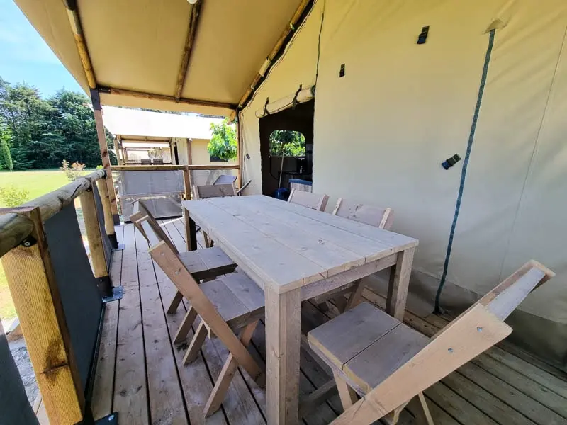 Flower Camping Les Micocouliers 3 étoiles★★★