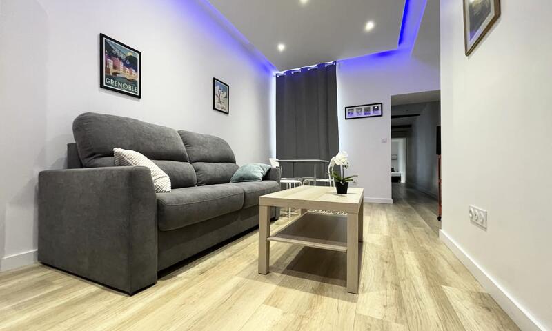 En Blanc&gris ⚫ Centre - - Grenoble - 1