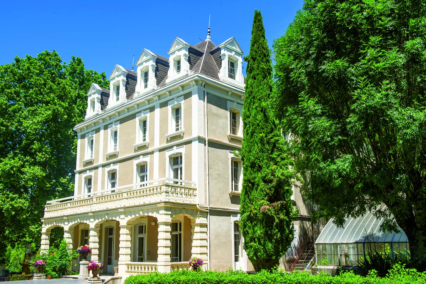 Résidence Domaine De Château Laval *** - Vacances Bleues - Gréoux-les-bains - 1