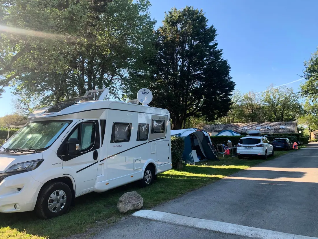 Camping L'Étang du Pays Blanc 4 étoiles★★★★