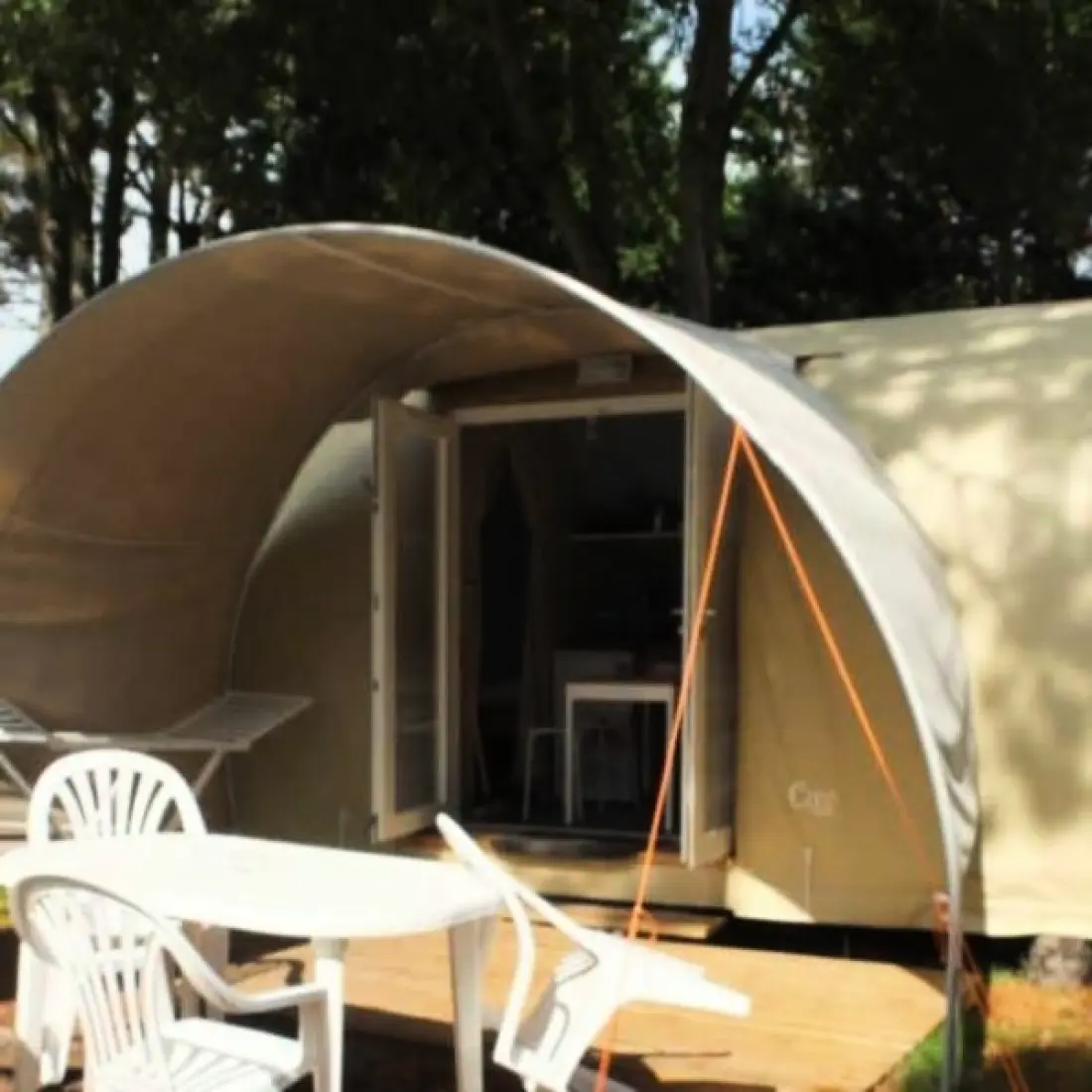 Camping L'Étang du Pays Blanc 4 étoiles★★★★