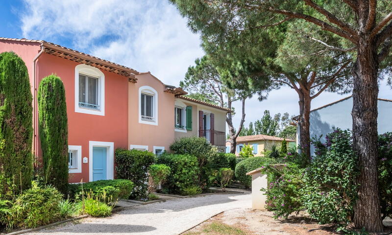 Résidence Pierre & Vacances Le Hameau de la Pinède 3* - 5