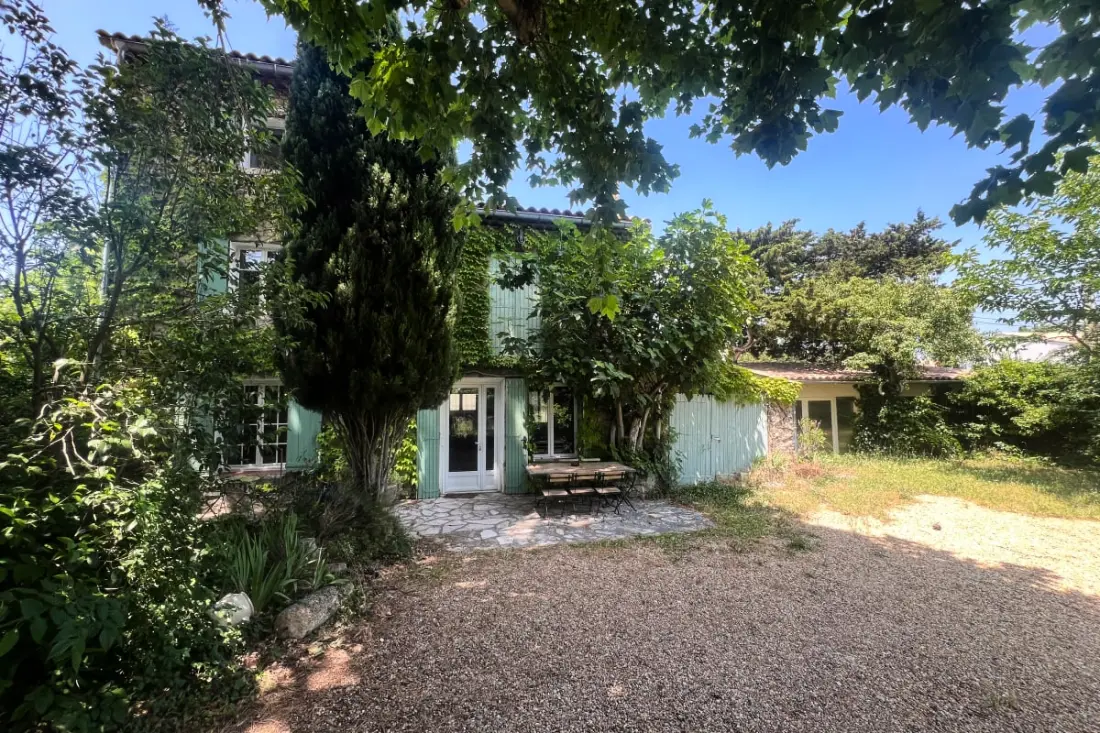 Maison En Pierre Proche Du Centre Ville