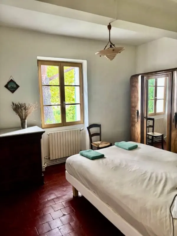 Maison En Pierre Proche Du Centre Ville