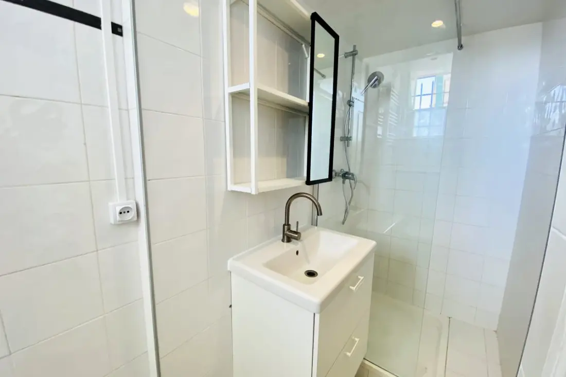 Résidence Élégant Appartement Climatisé • À 5 Min à Pied Des Plages De Juan-les-pins