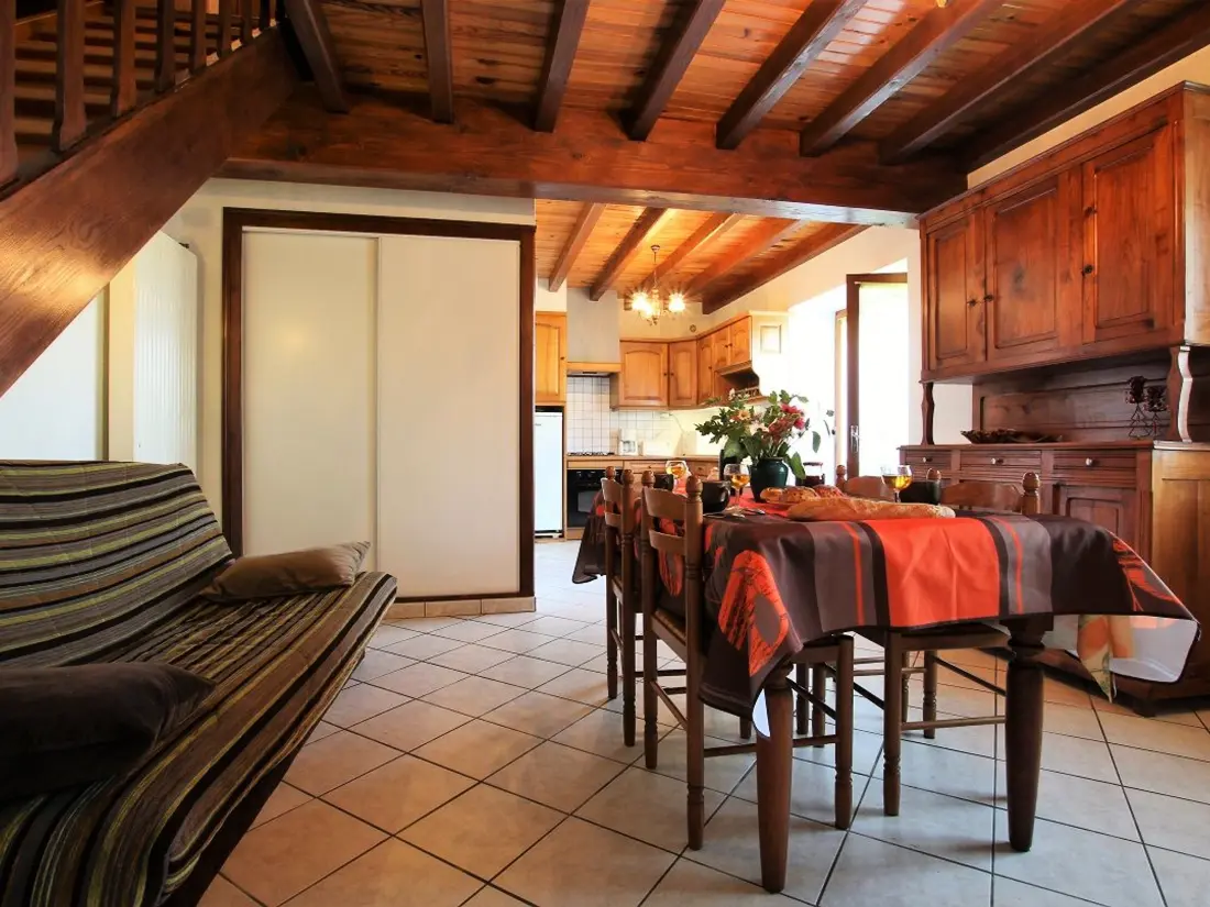 Maison de Vacances Jullianges 2