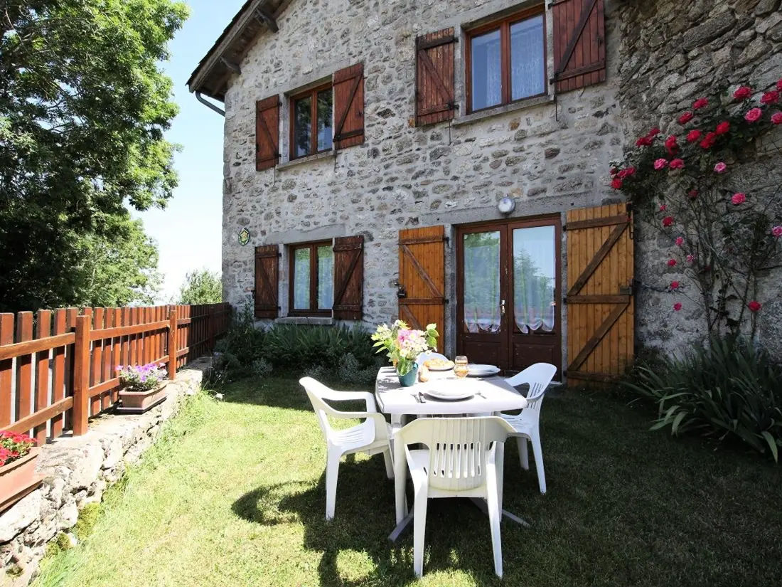 Maison de Vacances Jullianges 2