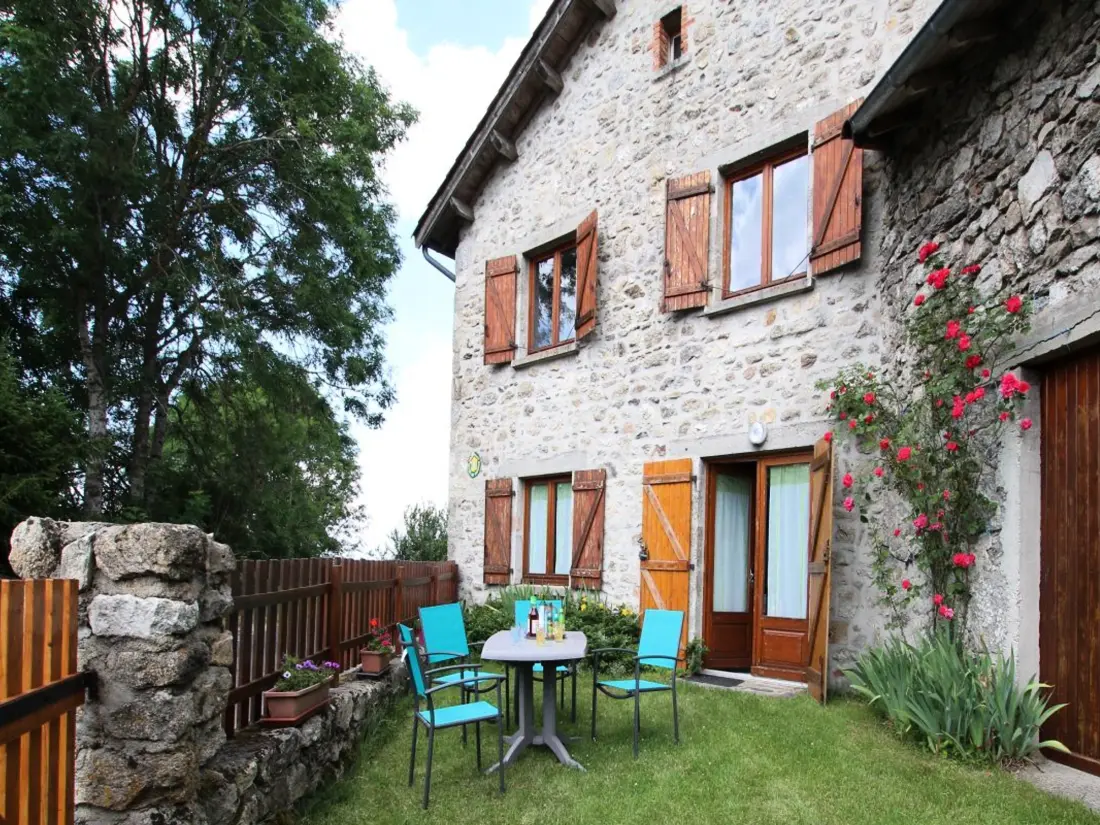 Maison de Vacances Jullianges 2