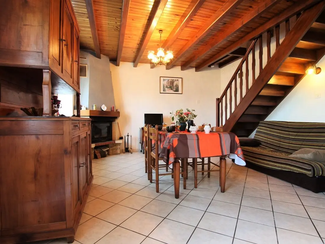 Maison de Vacances Jullianges 2