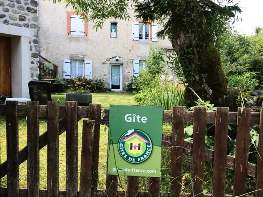 Maison de Vacances Jullianges 3