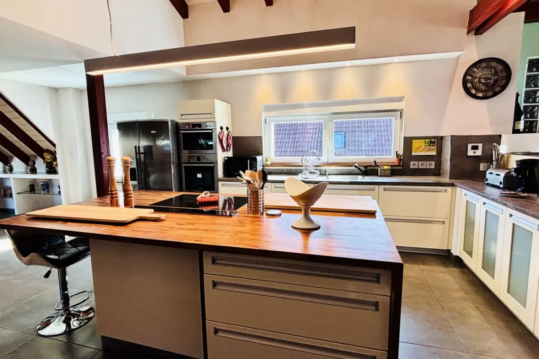 Maison 250m² - 11 Personnes - Avec Belle Terrasse!