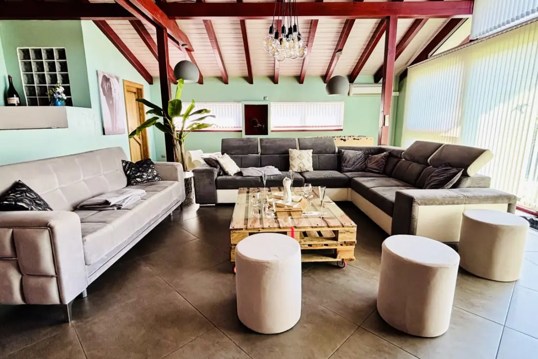 Maison 250m² - 11 Personnes - Avec Belle Terrasse!