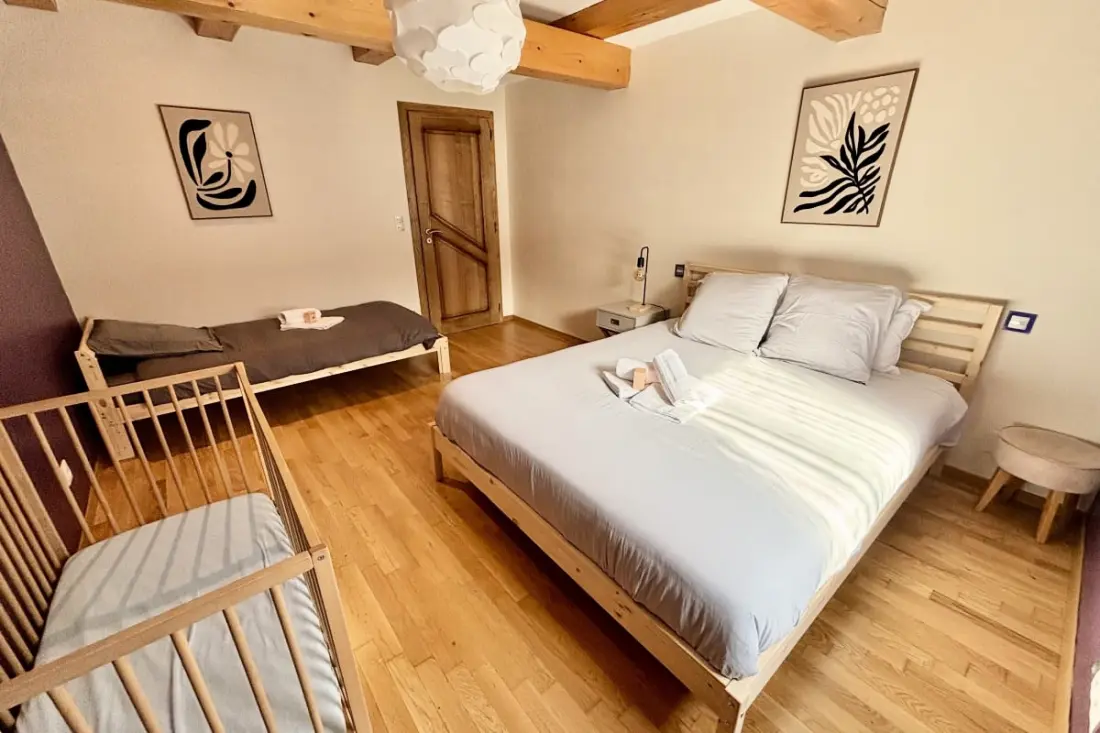 Maison 250m² - 11 Personnes - Avec Belle Terrasse!