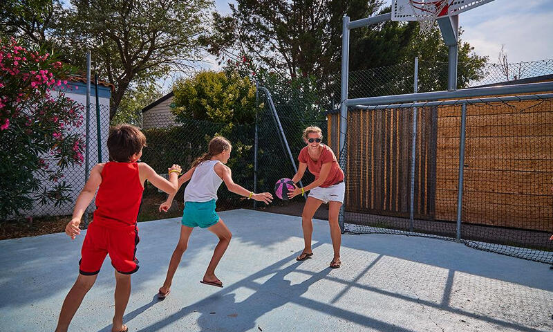 Camping Crin Blanc - L'Albaron - 17